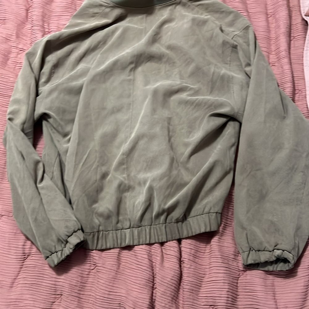Used - Picture 3 of 3